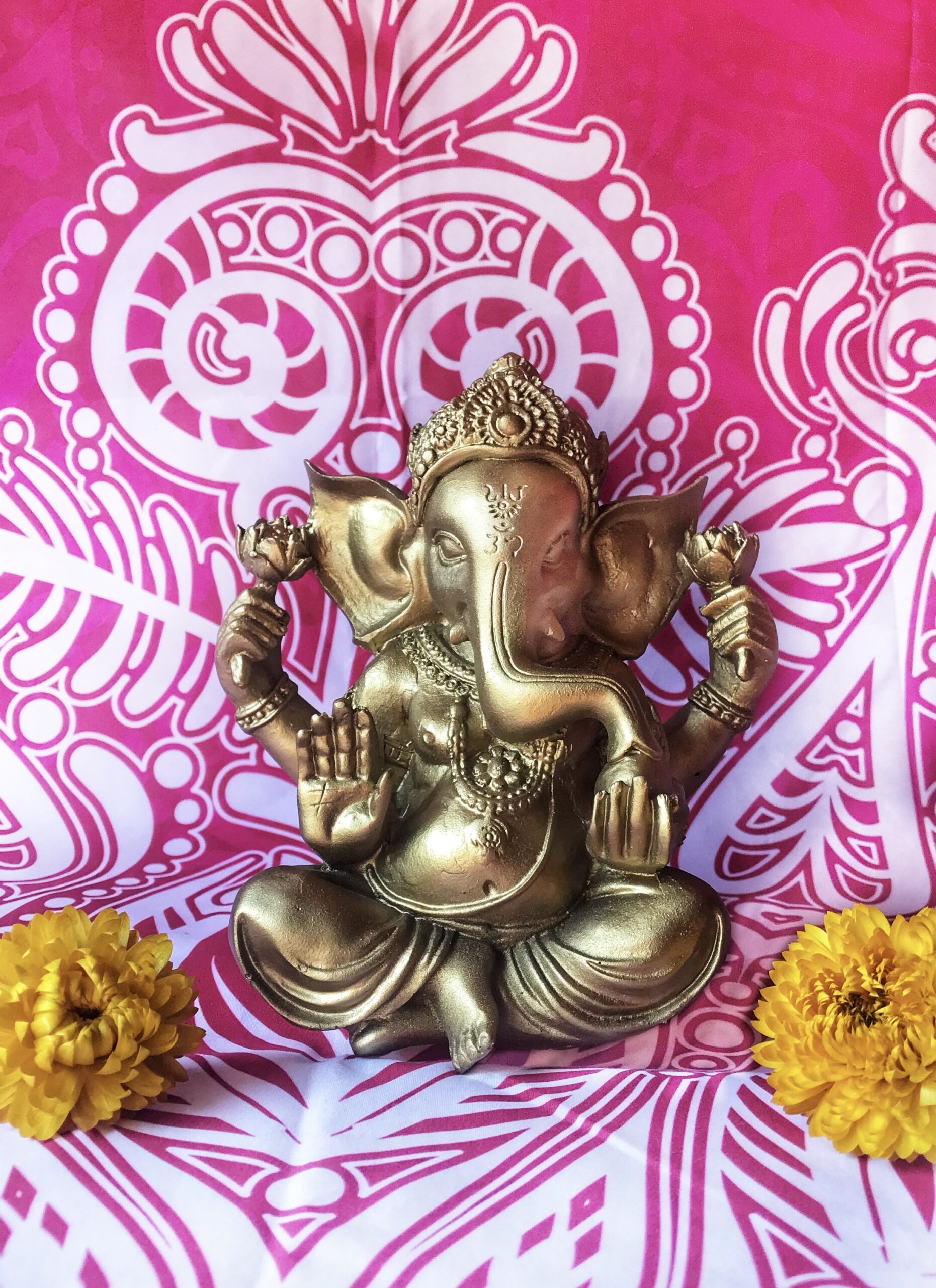 Ganesha dorado Dioses Hindues en Cali