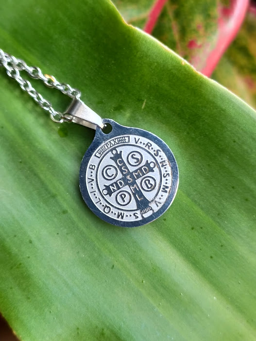 Collar de protección Medalla de San Benito amuleto de protección